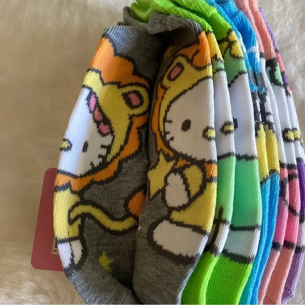Hello Kitty 5 Pair Zodiac No Show Socks Astrology Horoscope NWT Women's